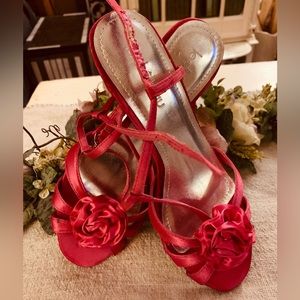 Le Chateau pink satin heels. Size 6